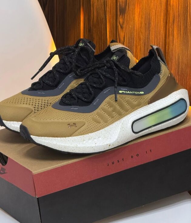Under Armour, Sportstyle UA W Phantom 4
