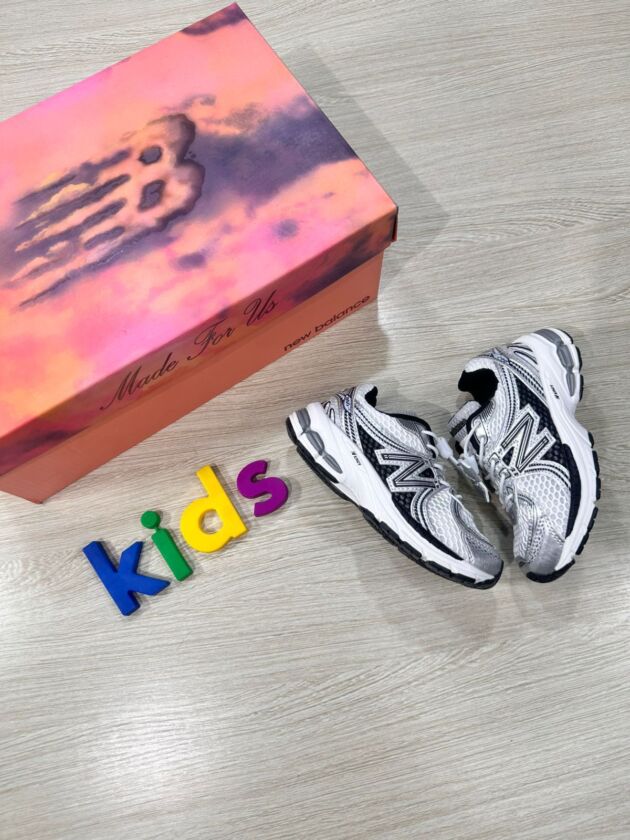 KIDS New Balance 530
