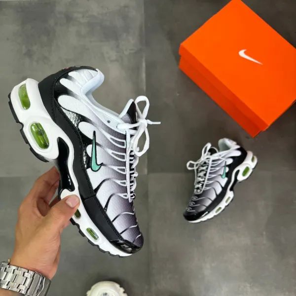 NIKE TN