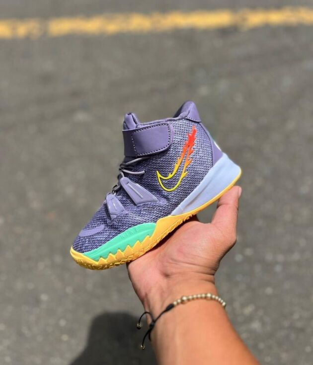 KIDS Nike Kyrie Flytrap 4