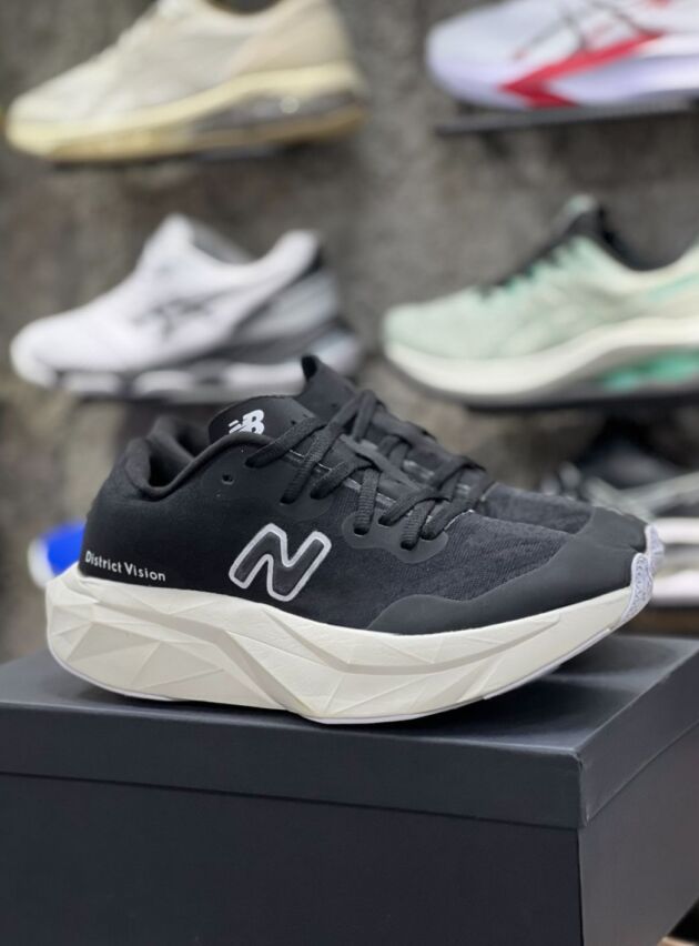 New Balance FuelCell RC Elite