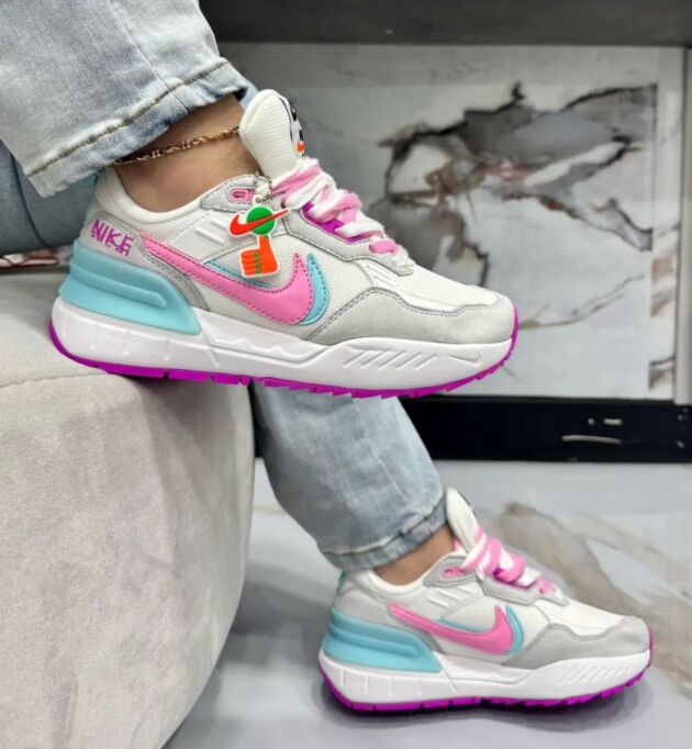 Nike Sacai  DAMA