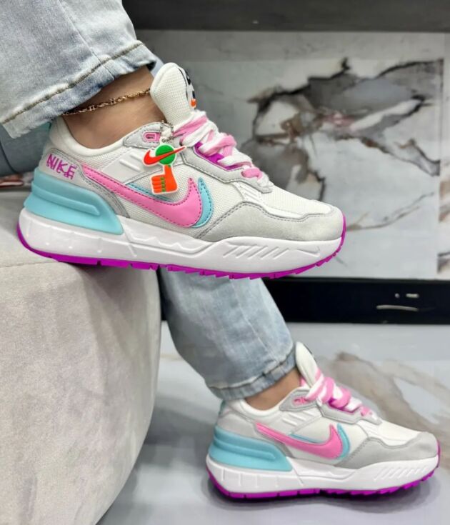 Nike Sacai  DAMA